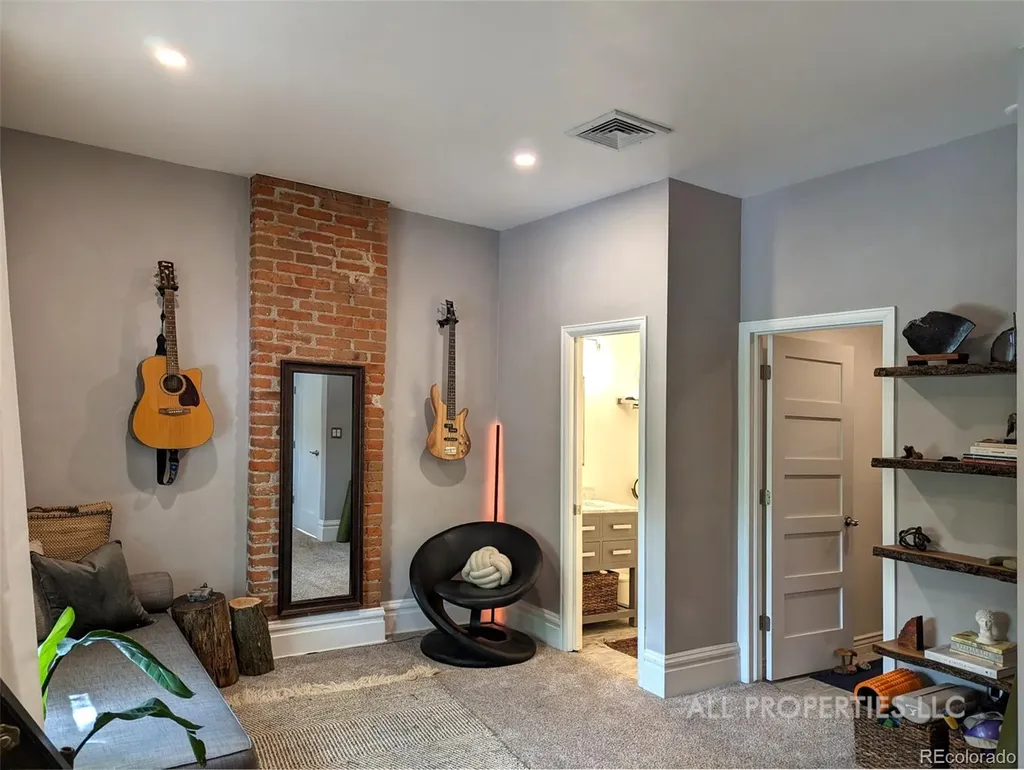 2753 Champa Street Denver CO 80205