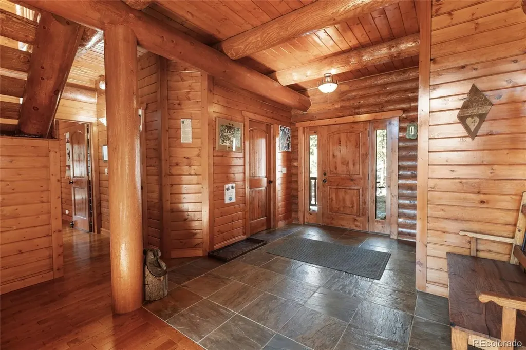 10448 Cr1 Florissant CO 80816