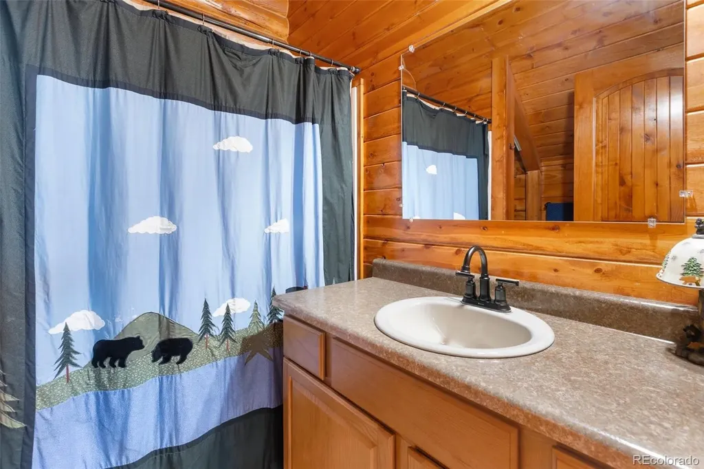 10448 Cr1 Florissant CO 80816