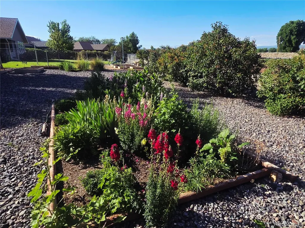 1700 Alder Drive Montrose CO 81401