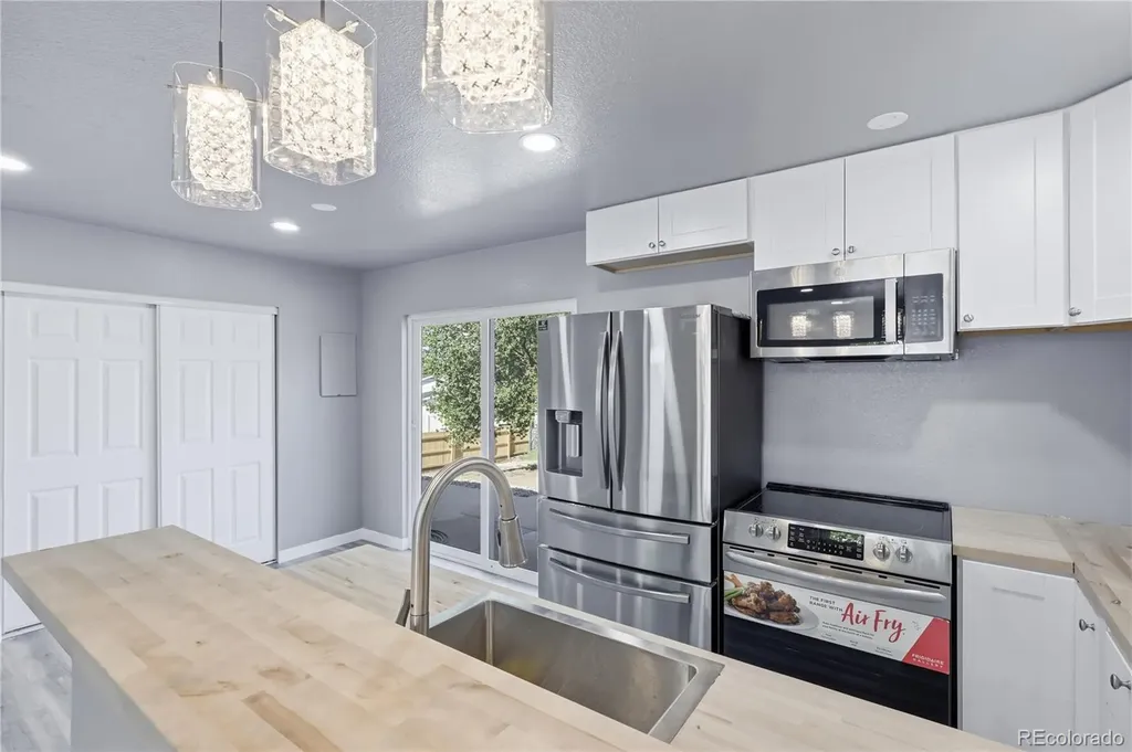 9465 Damon Drive Denver CO 80260