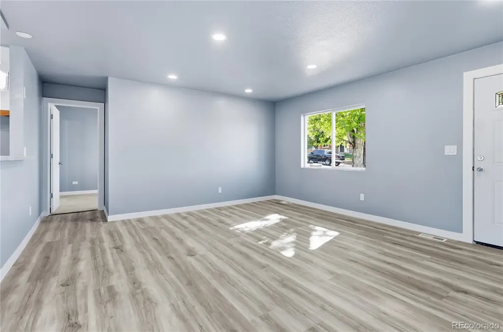9465 Damon Drive Denver CO 80260