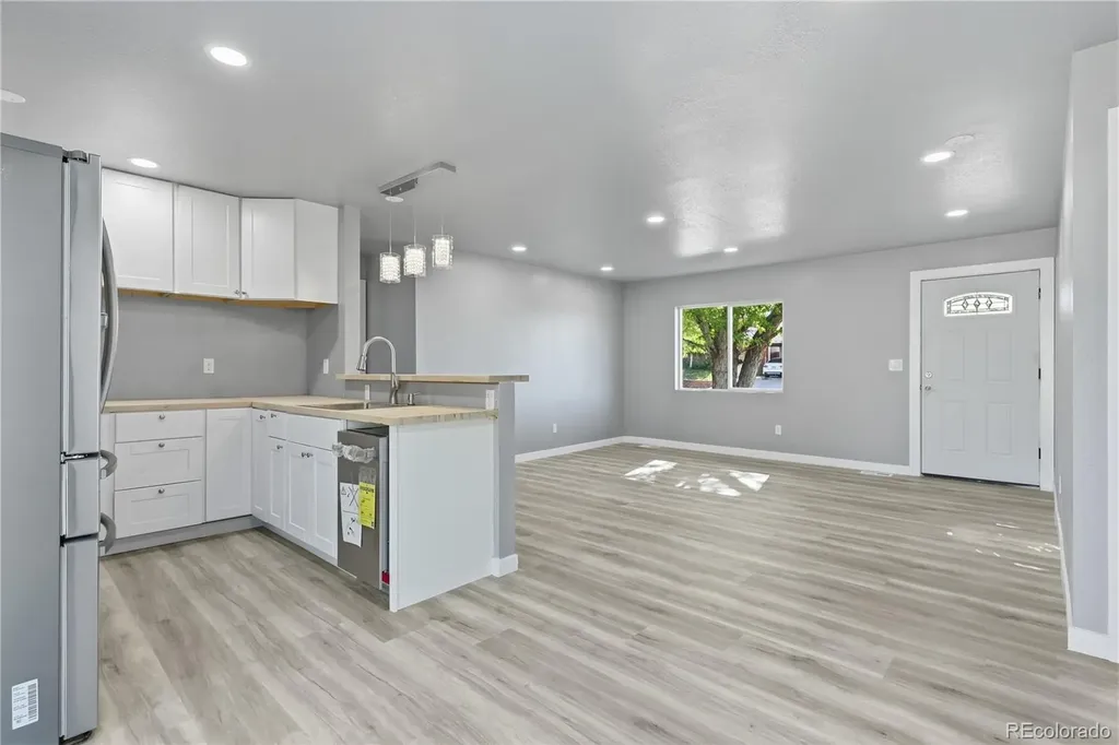 9465 Damon Drive Denver CO 80260