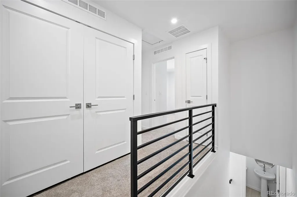 2060 S Holly Street Denver CO 80222