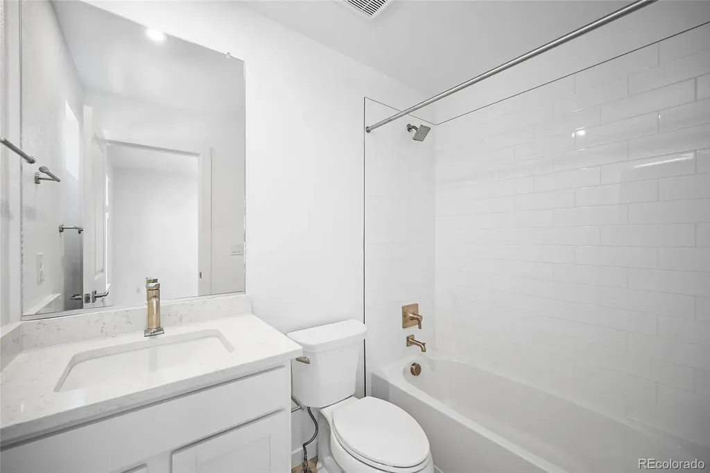 2060 S Holly Street Denver CO 80222