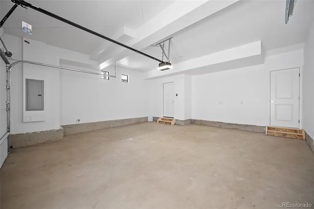 2060 S Holly Street Denver CO 80222