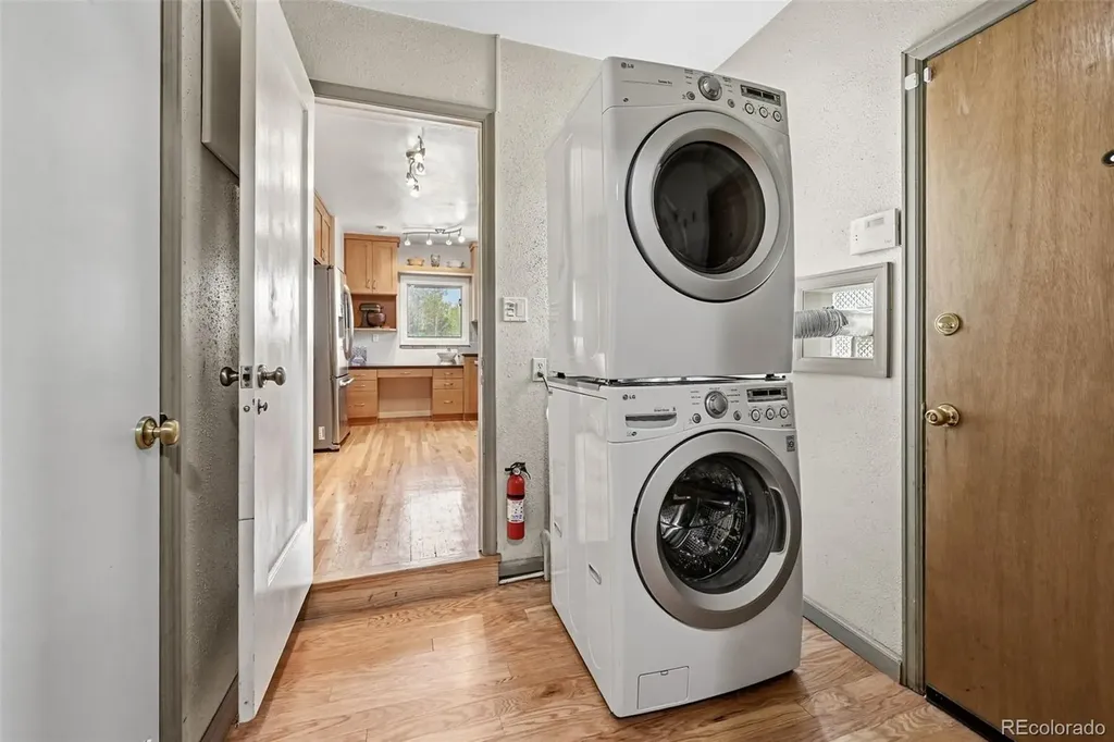 5075 W Moncrieff Place Denver CO 80212