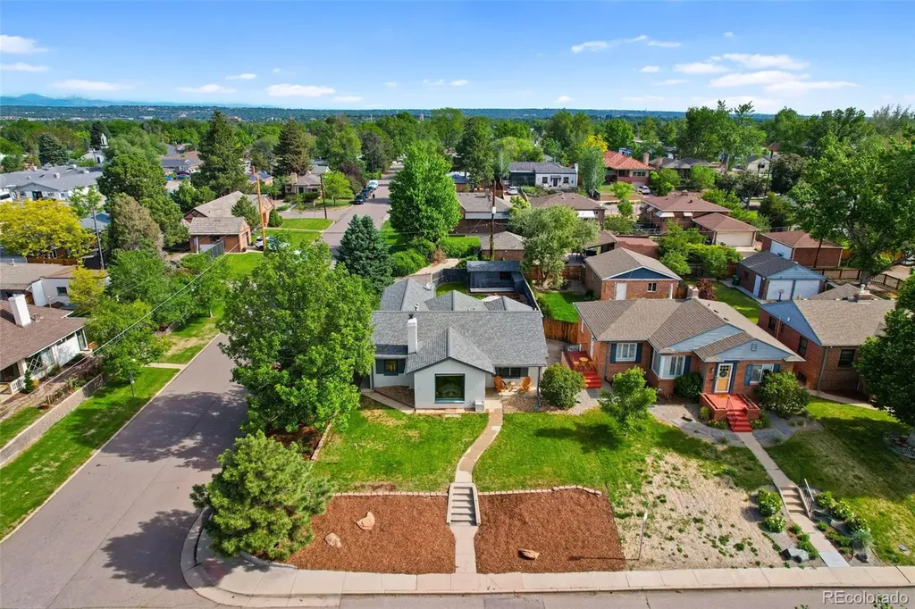 5075 W Moncrieff Place Denver CO 80212