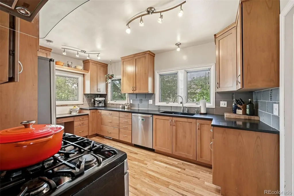 5075 W Moncrieff Place Denver CO 80212