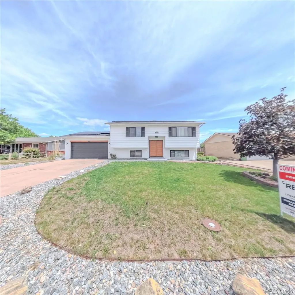 1624 Longbranch Street Strasburg CO 80136