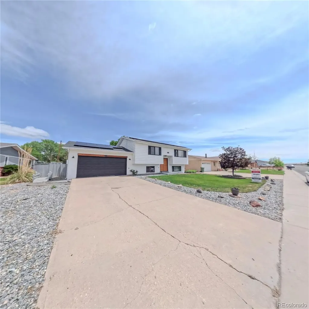 1624 Longbranch Street Strasburg CO 80136