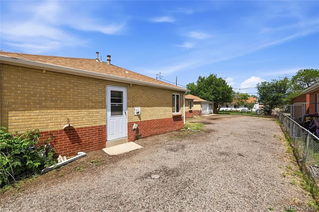 6096 Olive Street Commerce City CO 80022