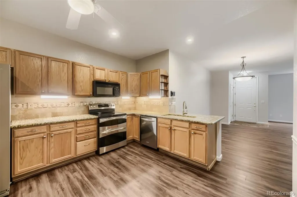 9856 W Freiburg Drive Littleton CO 80127