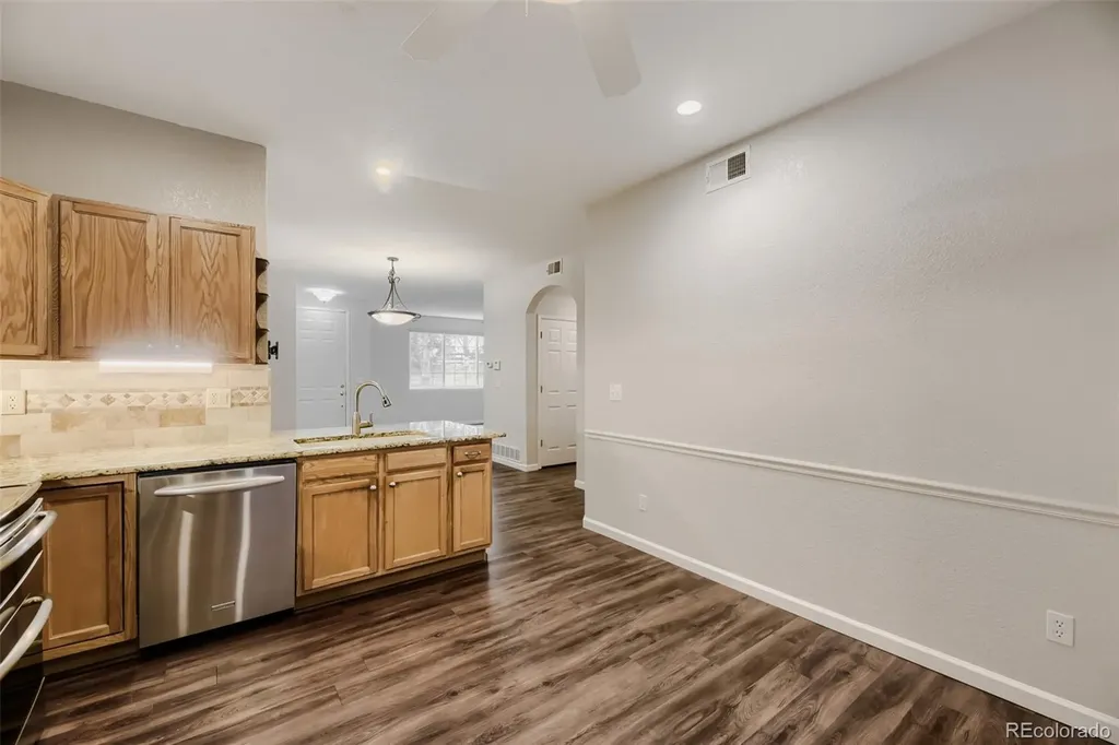 9856 W Freiburg Drive Littleton CO 80127