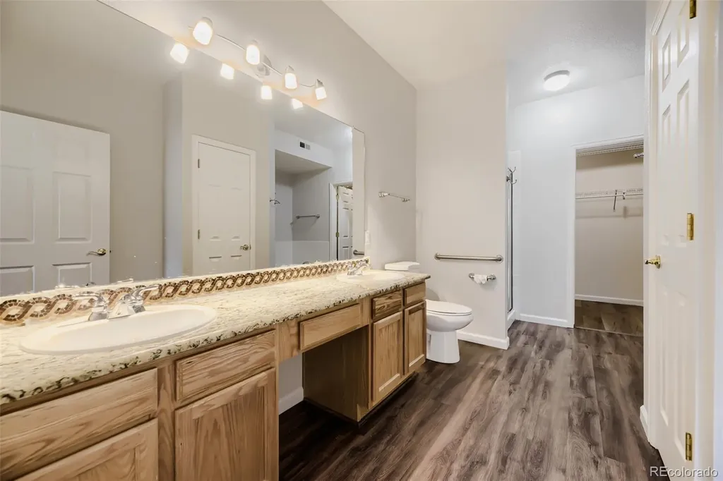 9856 W Freiburg Drive Littleton CO 80127