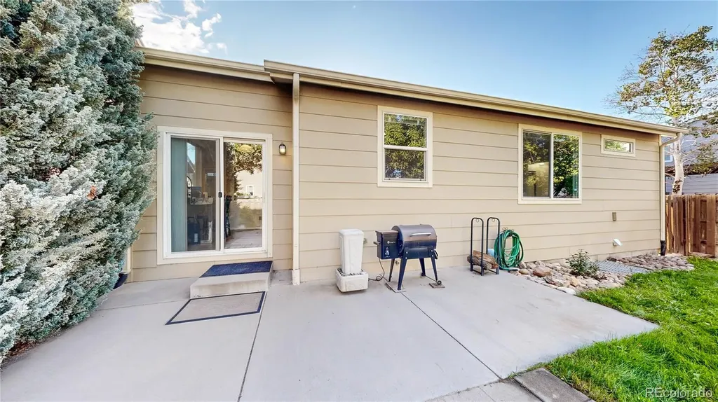 10527 Troy Street Commerce City CO 80022