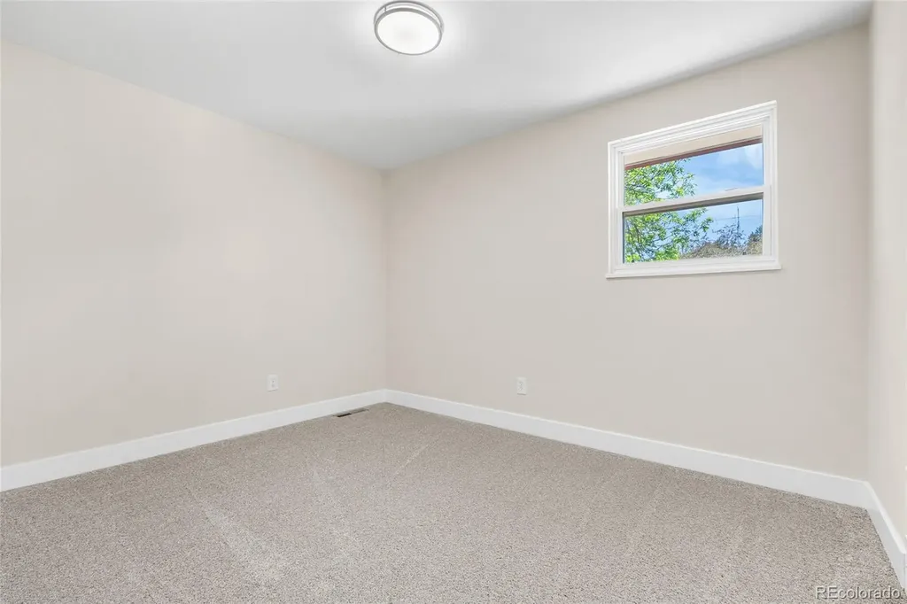 975 E 7th Avenue Broomfield CO 80020