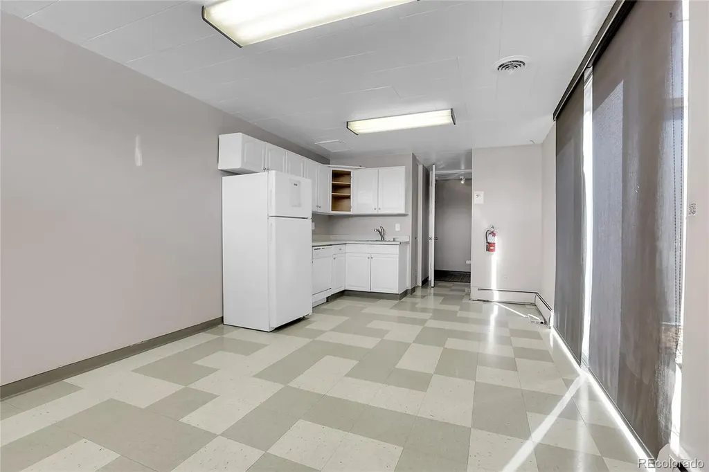 4411 E Kentucky Avenue Glendale CO 80246