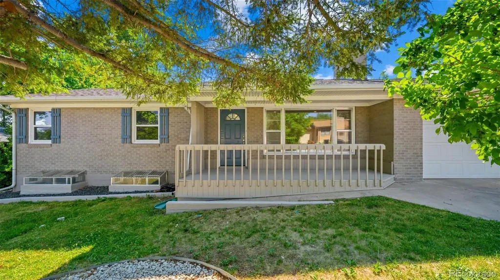 10 El Sereno Drive Colorado Springs CO 80906