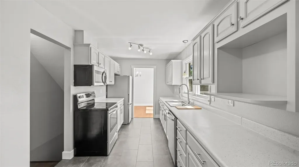 10 El Sereno Drive Colorado Springs CO 80906