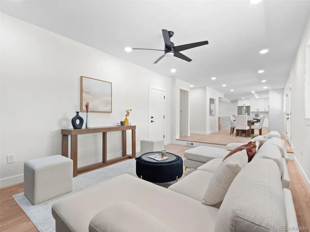 5126 W Freemont Littleton CO 80128