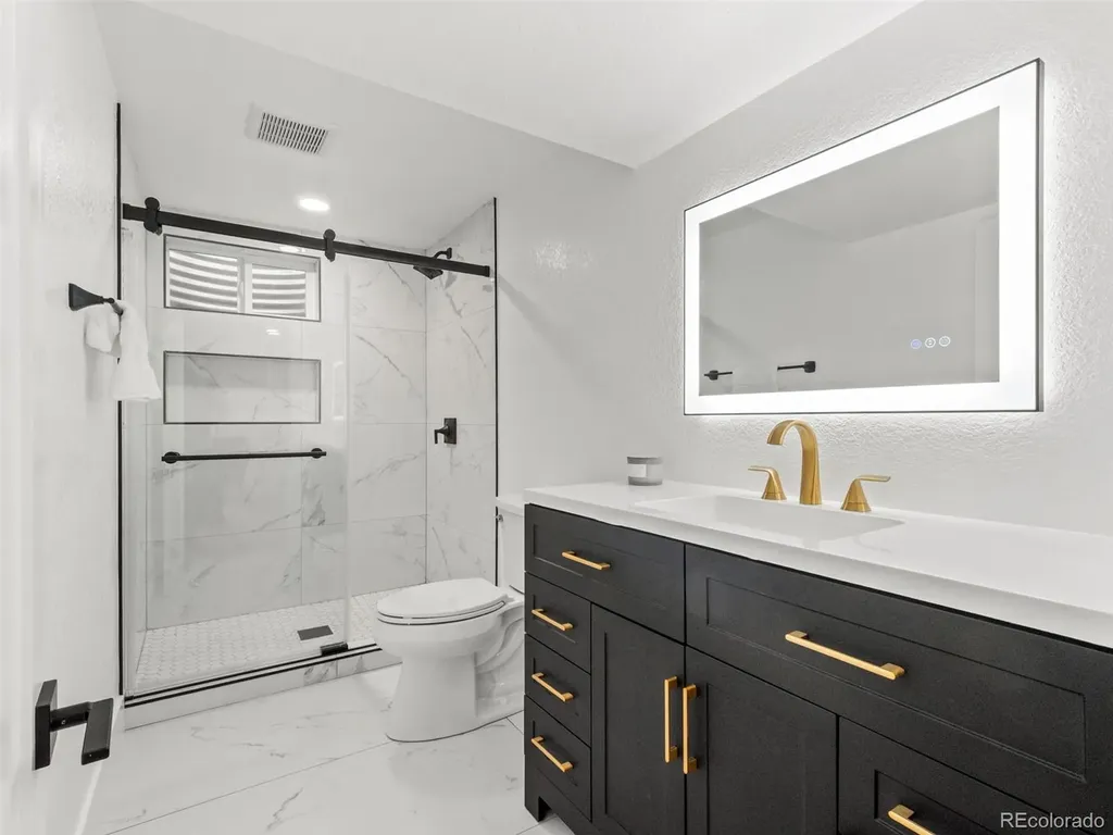 5126 W Freemont Littleton CO 80128