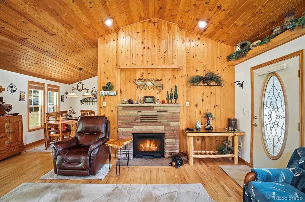 2772 Riverside Drive Lyons CO 80540