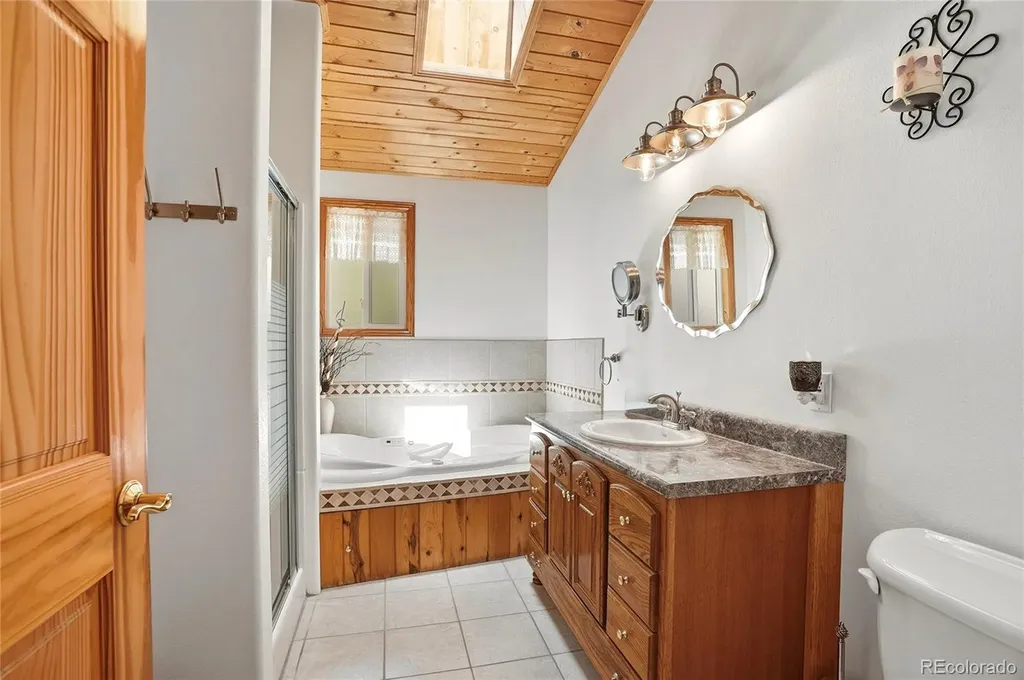 2772 Riverside Drive Lyons CO 80540