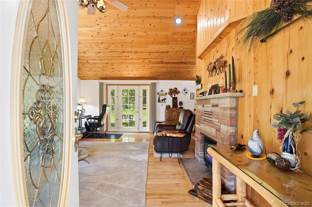 2772 Riverside Drive Lyons CO 80540
