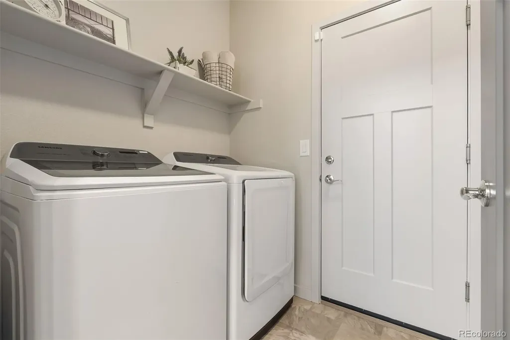 1827 S Helena Aurora CO 80017