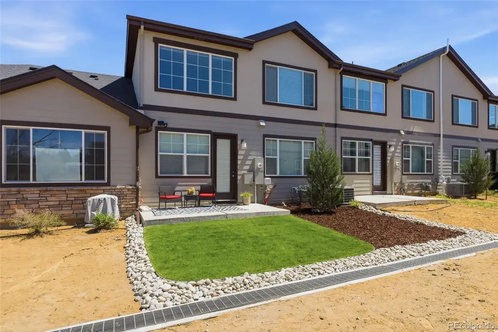 1827 S Helena Aurora CO 80017