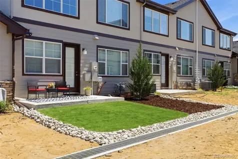 1827 S Helena Aurora CO 80017
