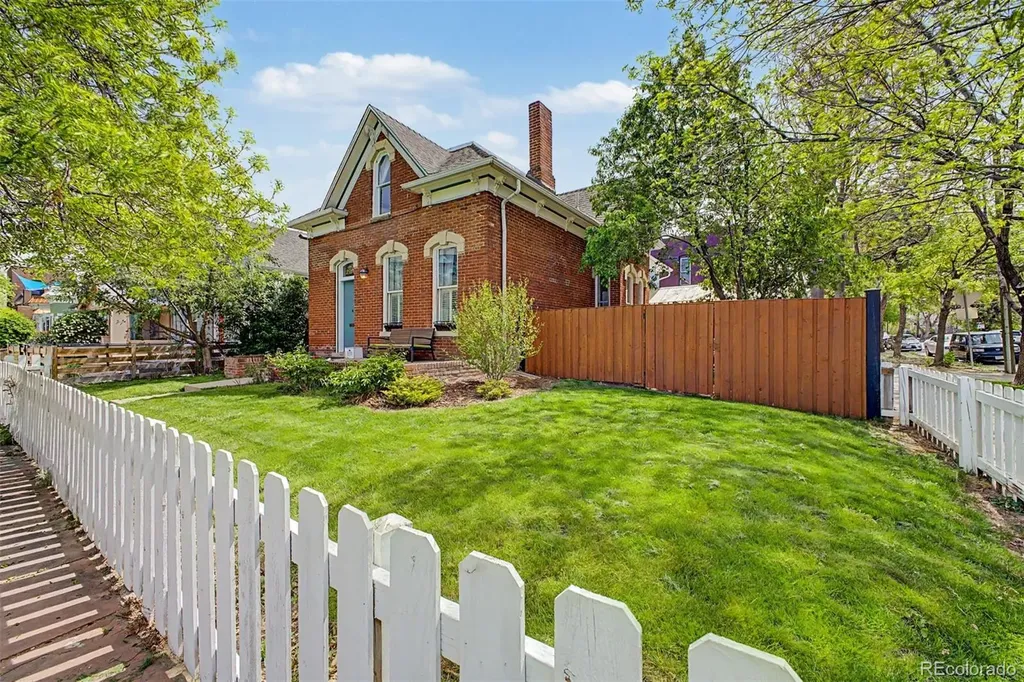 2504 Glenarm Place Denver CO 80205