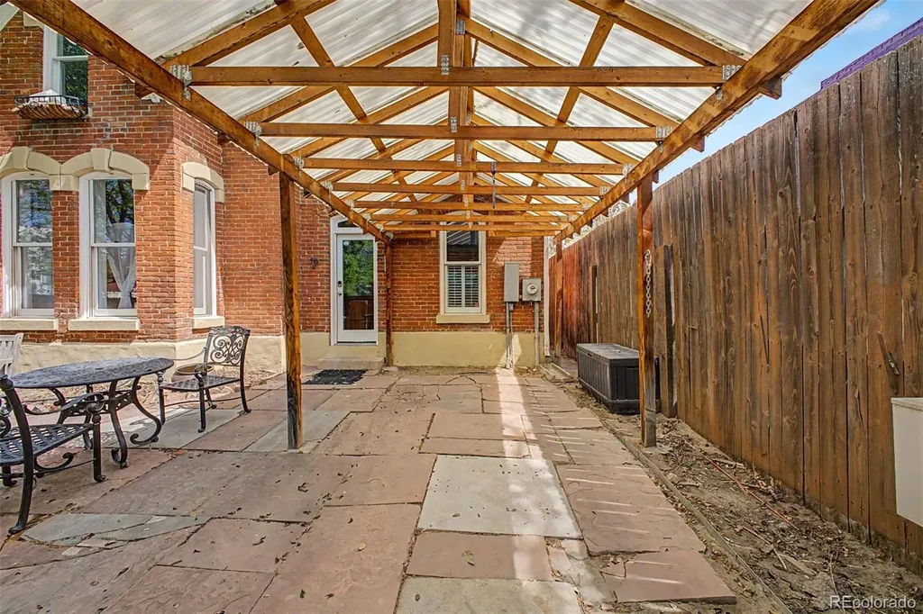 2504 Glenarm Place Denver CO 80205