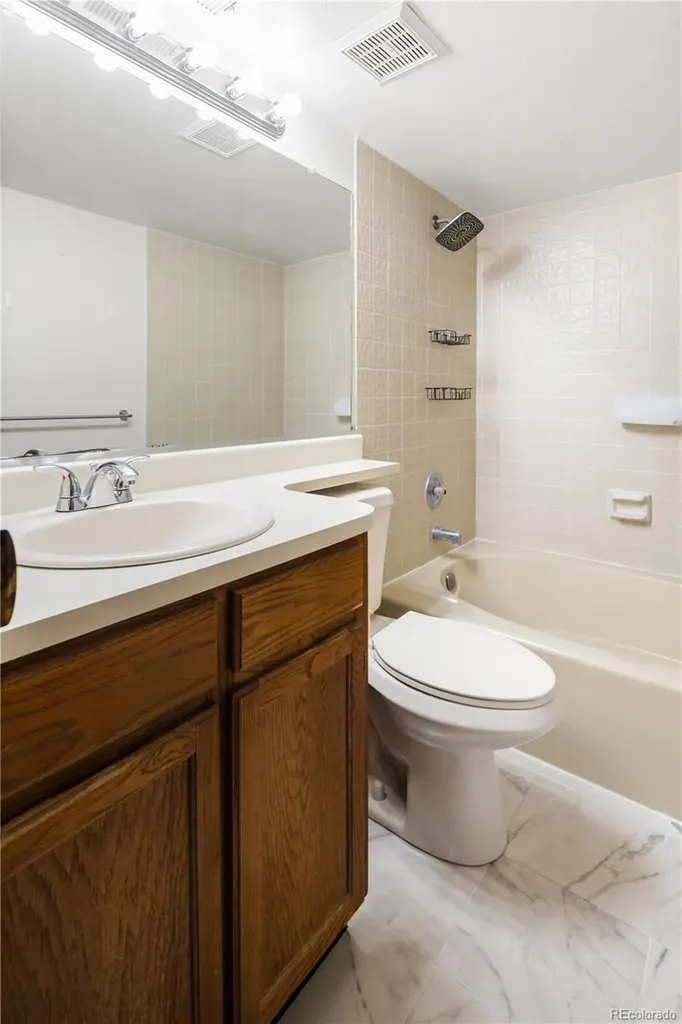 907 S Yampa Street Aurora CO 80017