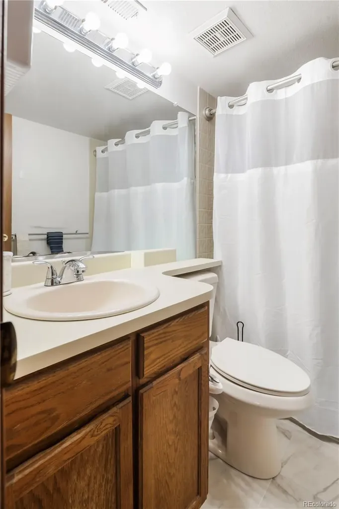 907 S Yampa Street Aurora CO 80017