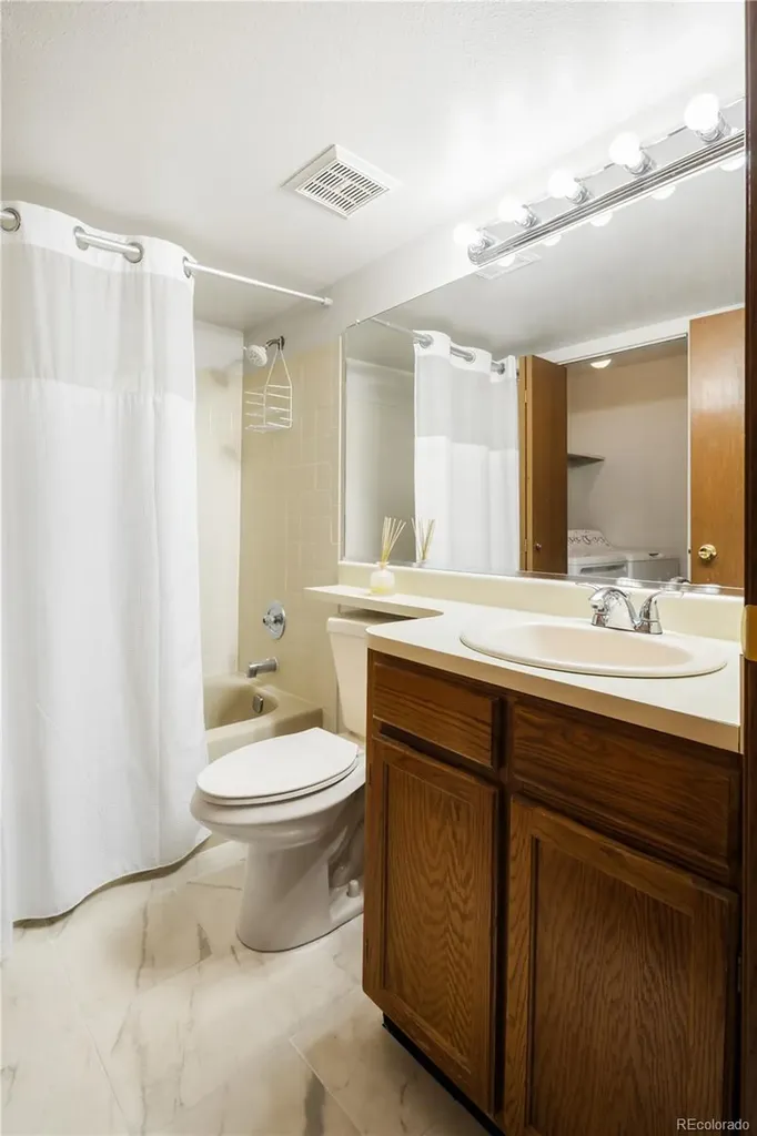 907 S Yampa Street Aurora CO 80017