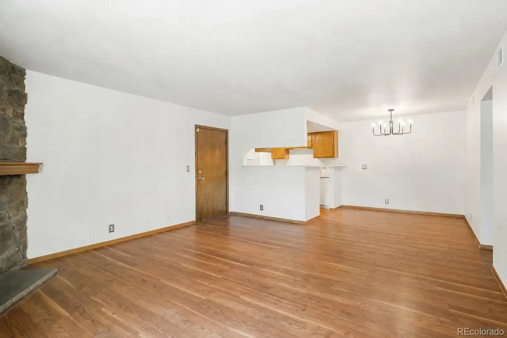 907 S Yampa Street Aurora CO 80017