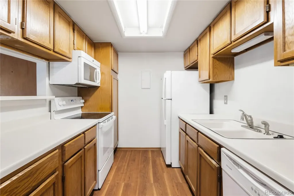 907 S Yampa Street Aurora CO 80017