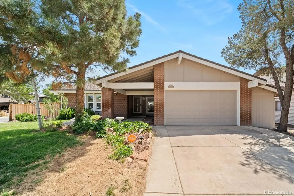 3702 S Mission Parkway Aurora CO 80013