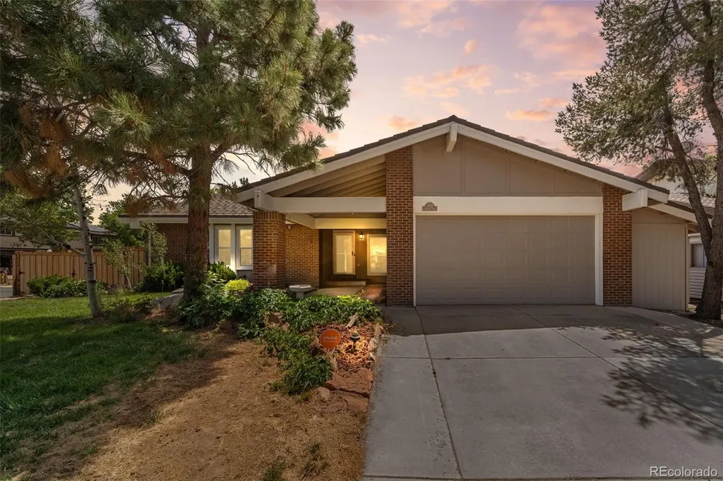 3702 S Mission Parkway Aurora CO 80013