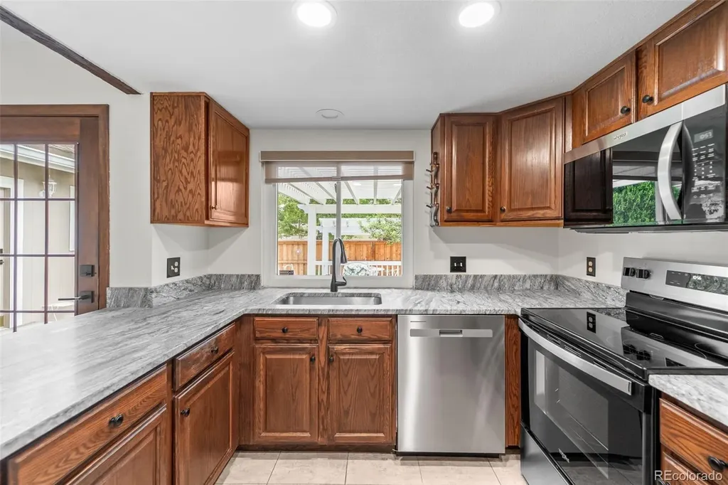 3702 S Mission Parkway Aurora CO 80013