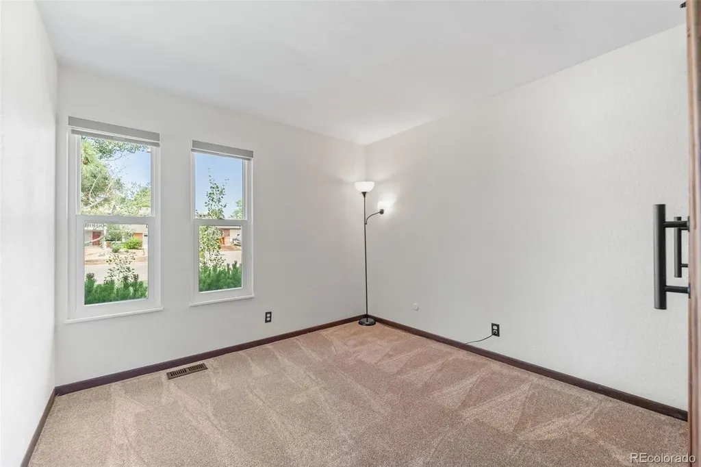 3702 S Mission Parkway Aurora CO 80013