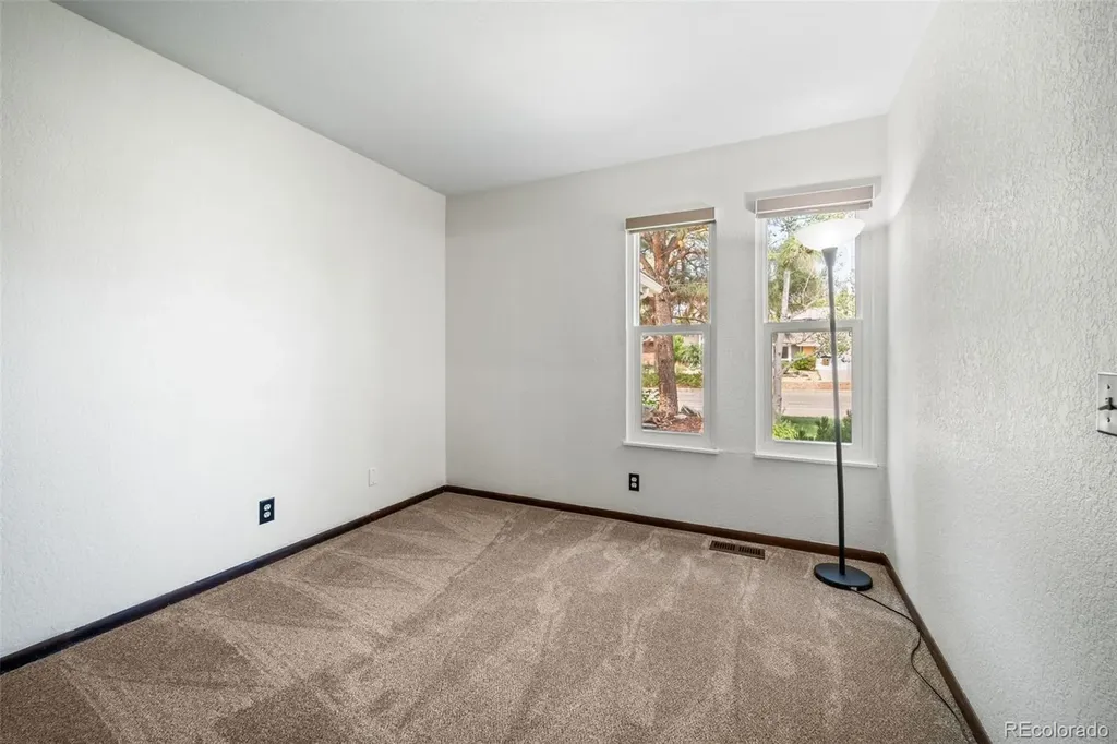 3702 S Mission Parkway Aurora CO 80013