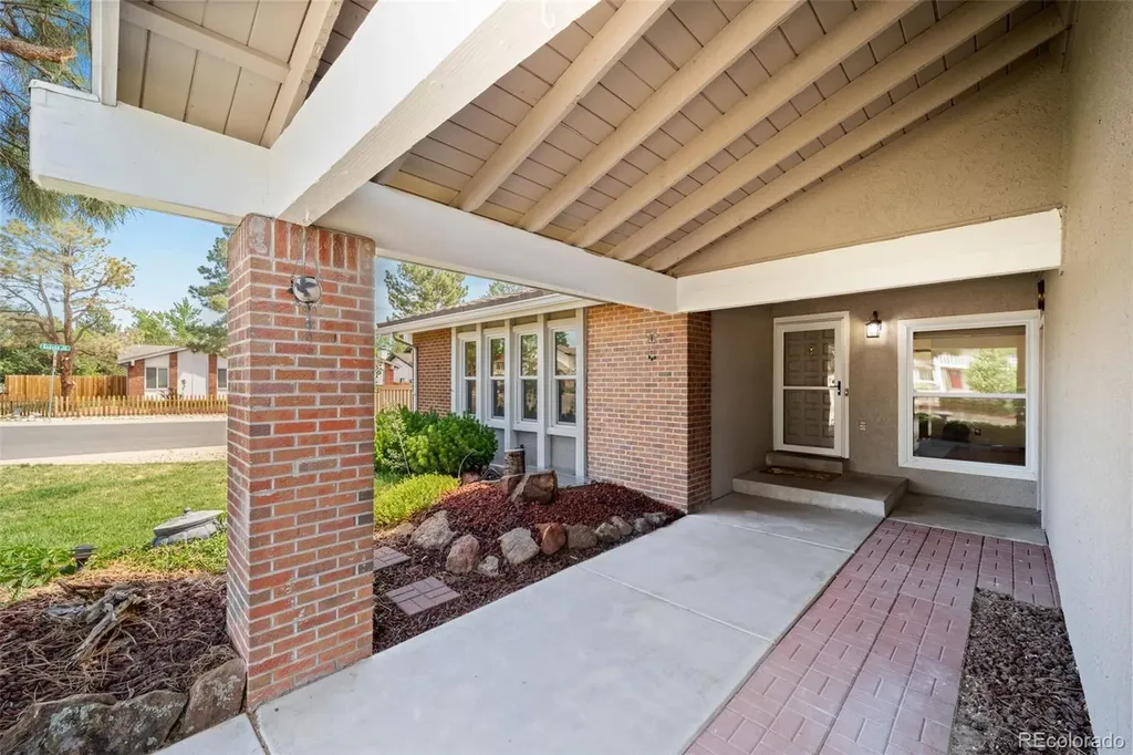 3702 S Mission Parkway Aurora CO 80013
