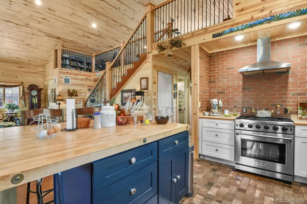 150 Julia Road Guffey CO 80820