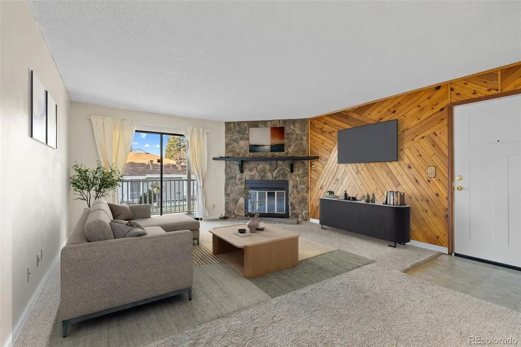 921 Walden Street Aurora CO 80017