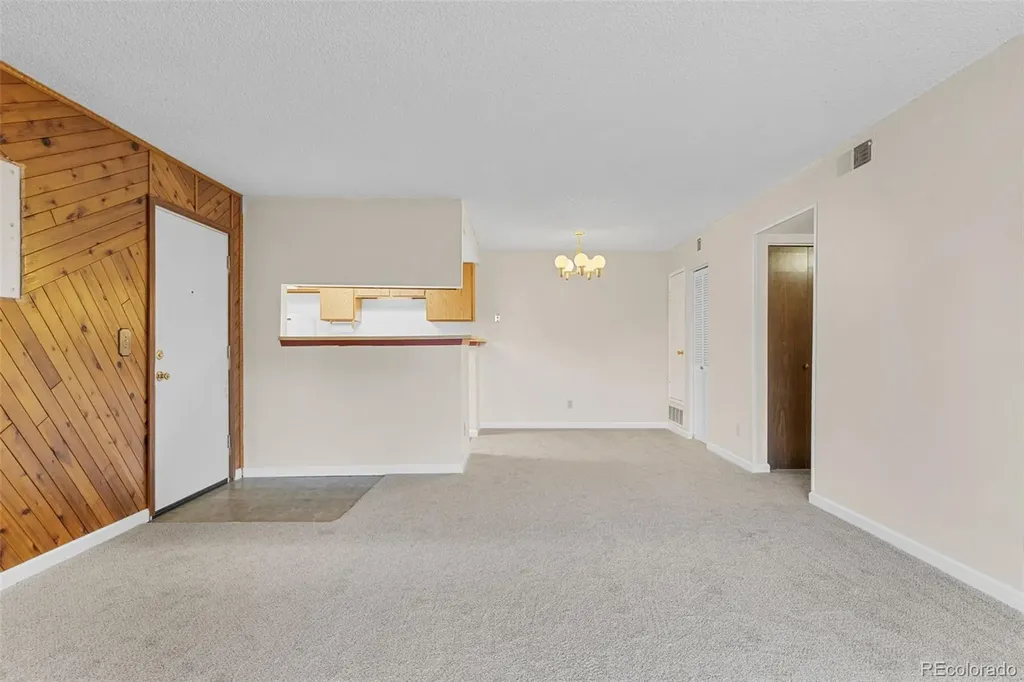 921 Walden Street Aurora CO 80017