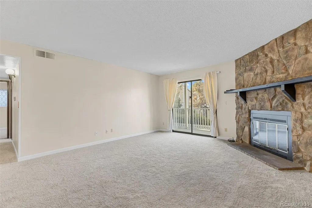921 Walden Street Aurora CO 80017