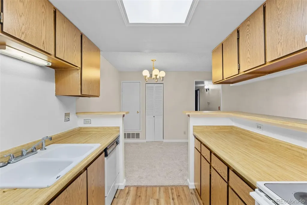 921 Walden Street Aurora CO 80017